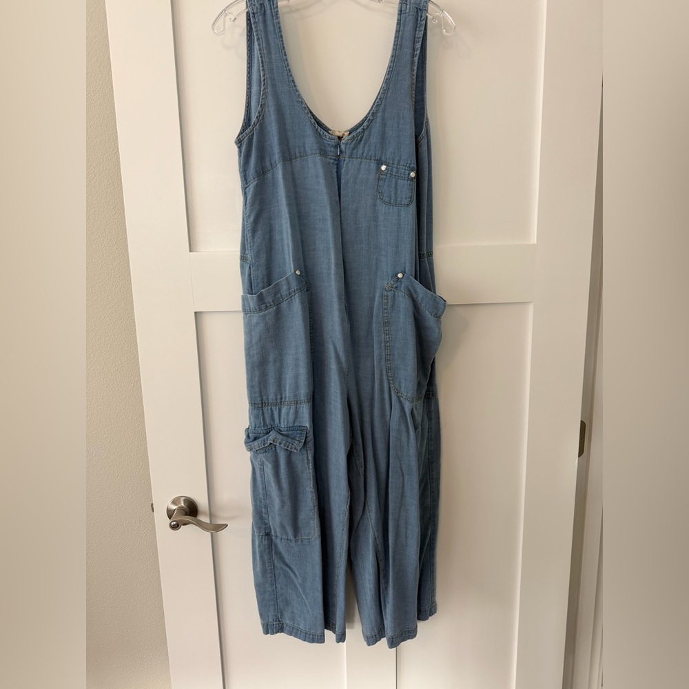 PILCRO Anthropologie zip front wide leg jumpsuit size small